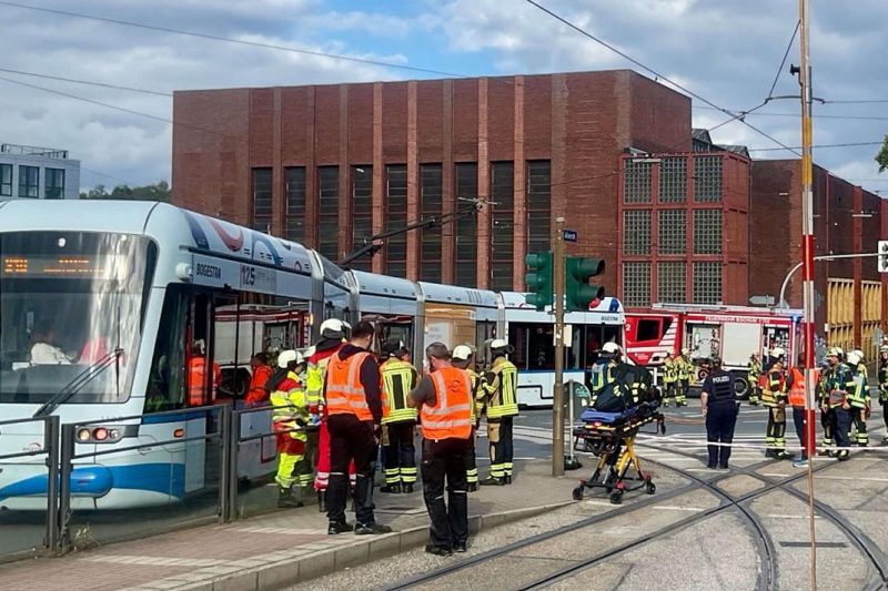 Entgleiste Tram sorgt für Verkehrschaos in Bochum