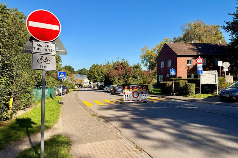 Elterntaxi ade: Ab Montag ist die Straße „Am Hinsberg“ eine Schulstraße