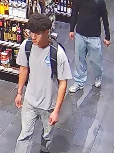 Ladendiebe mit Fotos gesucht – Wer kennt die Männer?